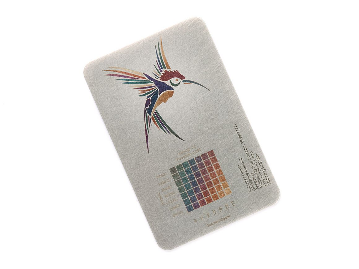 L'inscription au laser en couleur sur l'acier inoxydable