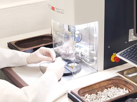 Augmentation de la qualité des produits grâce à une technologie de presse moderne - un rapport de référence