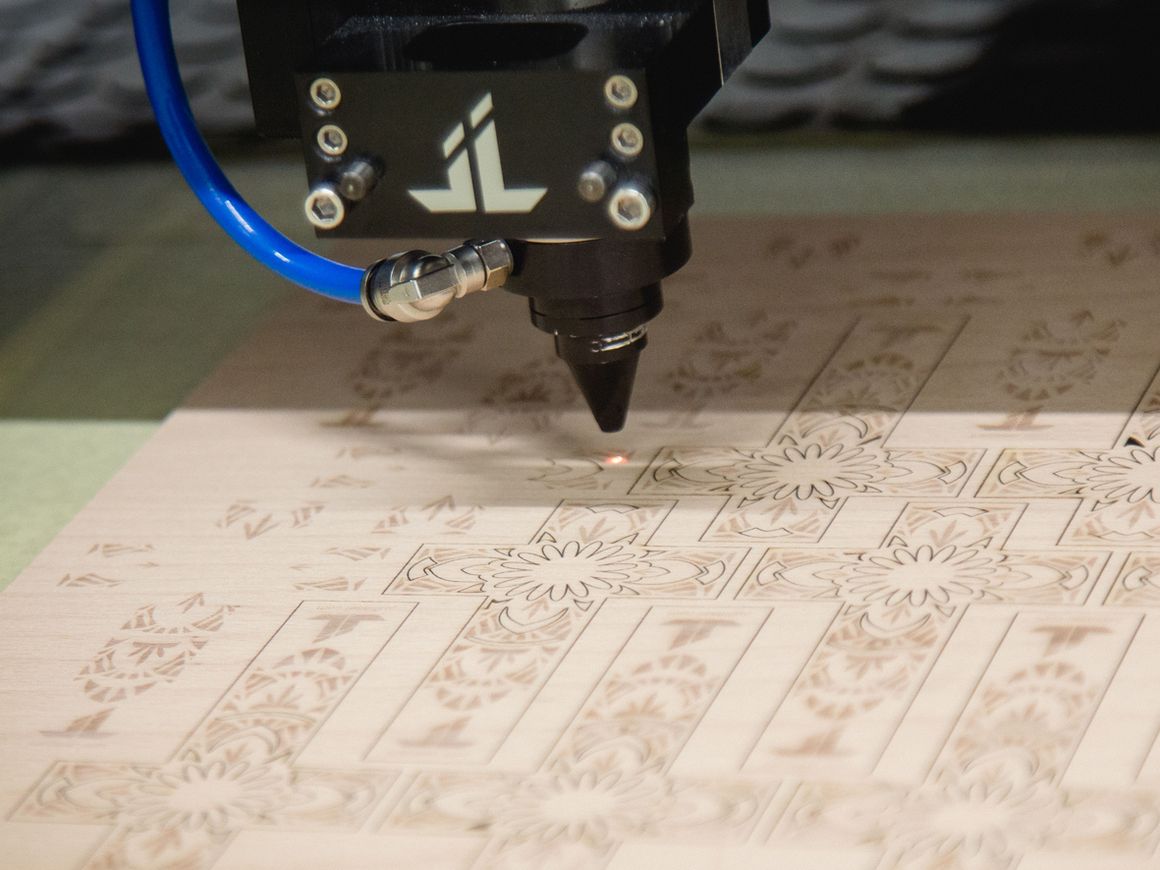 Laserschneiden und Lasergravieren von Holz
