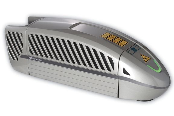 Laser Co2 COTwo Marker Le laser de marquage Co2 COTwo Marker convient particulièrement bien au traitement des matières plastiques, du verre, du bois et du cuir.