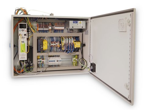 Armoires électriques pour servopresses - compactes, sûres, individuelles