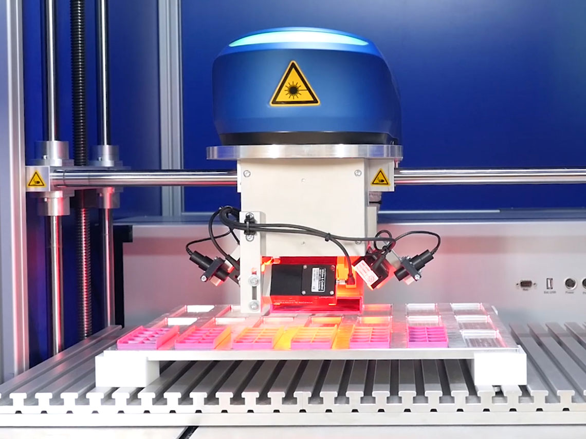 AOI (identification automatique des objets) La détection, à l‘identification et à la mesure entièrement automatisées d‘objets, de texte et de codes à géométries complexes